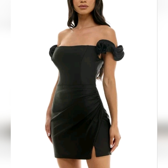 B Darlin Dresses & Skirts - B Darlin Juniors' Ruffled Black Off-The-Shoulder Bodycon Dress 3/4
